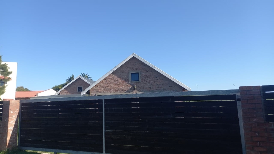 To Let 2 Bedroom Property for Rent in Kabeljauws Eastern Cape